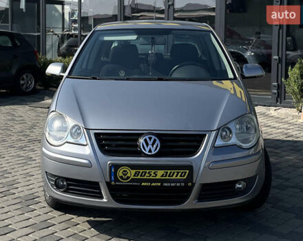 Серый Фольксваген Поло, объемом двигателя 1.2 л и пробегом 190 тыс. км за 5000 $, фото 1 на Automoto.ua