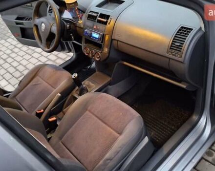 Серый Фольксваген Поло, объемом двигателя 1.2 л и пробегом 191 тыс. км за 4350 $, фото 19 на Automoto.ua