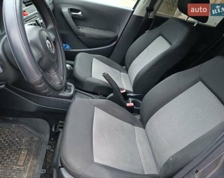 Серый Фольксваген Поло, объемом двигателя 1.2 л и пробегом 192 тыс. км за 3800 $, фото 8 на Automoto.ua