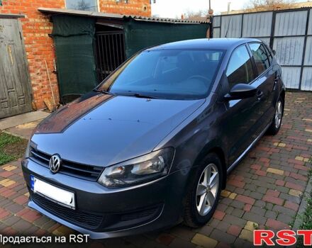 Серый Фольксваген Поло, объемом двигателя 1.6 л и пробегом 165 тыс. км за 7000 $, фото 1 на Automoto.ua