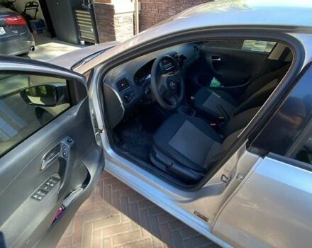 Серый Фольксваген Поло, объемом двигателя 1.4 л и пробегом 274 тыс. км за 4950 $, фото 6 на Automoto.ua