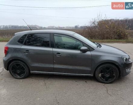 Серый Фольксваген Поло, объемом двигателя 1.2 л и пробегом 192 тыс. км за 3800 $, фото 2 на Automoto.ua