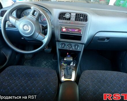 Серый Фольксваген Поло, объемом двигателя 1.4 л и пробегом 136 тыс. км за 7200 $, фото 3 на Automoto.ua