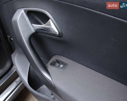 Сірий Фольксваген Поло, об'ємом двигуна 1.2 л та пробігом 277 тис. км за 4500 $, фото 26 на Automoto.ua