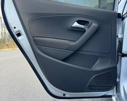 Серый Фольксваген Поло, объемом двигателя 1.39 л и пробегом 243 тыс. км за 6500 $, фото 14 на Automoto.ua