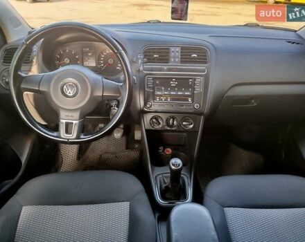 Серый Фольксваген Поло, объемом двигателя 1.39 л и пробегом 195 тыс. км за 5900 $, фото 8 на Automoto.ua