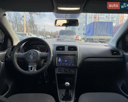 Серый Фольксваген Поло, объемом двигателя 1.39 л и пробегом 243 тыс. км за 6500 $, фото 9 на Automoto.ua