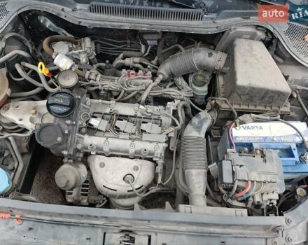 Серый Фольксваген Поло, объемом двигателя 1.2 л и пробегом 192 тыс. км за 3800 $, фото 6 на Automoto.ua