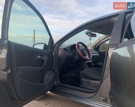 Серый Фольксваген Поло, объемом двигателя 1.6 л и пробегом 313 тыс. км за 7200 $, фото 11 на Automoto.ua