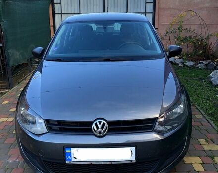 Серый Фольксваген Поло, объемом двигателя 1.6 л и пробегом 165 тыс. км за 7000 $, фото 2 на Automoto.ua