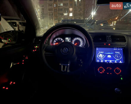 Серый Фольксваген Поло, объемом двигателя 1.39 л и пробегом 243 тыс. км за 6500 $, фото 21 на Automoto.ua