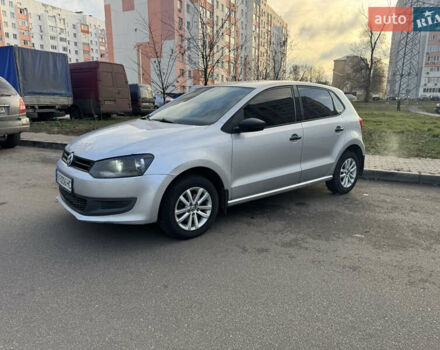 Серый Фольксваген Поло, объемом двигателя 1.39 л и пробегом 243 тыс. км за 6500 $, фото 1 на Automoto.ua
