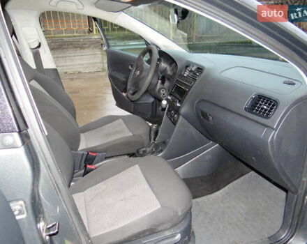 Сірий Фольксваген Поло, об'ємом двигуна 1.2 л та пробігом 277 тис. км за 4500 $, фото 18 на Automoto.ua