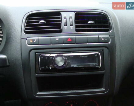 Серый Фольксваген Поло, объемом двигателя 1.39 л и пробегом 150 тыс. км за 7499 $, фото 13 на Automoto.ua