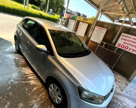 Серый Фольксваген Поло, объемом двигателя 1.4 л и пробегом 136 тыс. км за 7200 $, фото 1 на Automoto.ua