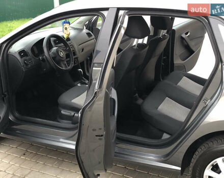 Серый Фольксваген Поло, объемом двигателя 1.39 л и пробегом 146 тыс. км за 7999 $, фото 34 на Automoto.ua