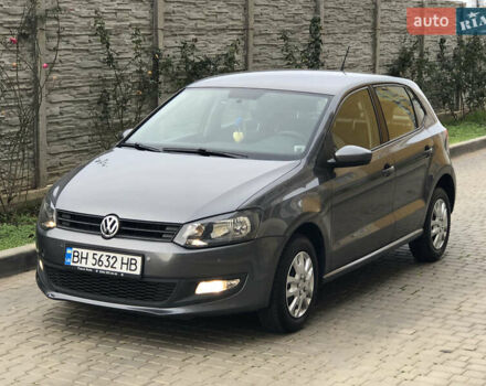 Серый Фольксваген Поло, объемом двигателя 1.39 л и пробегом 146 тыс. км за 7999 $, фото 1 на Automoto.ua