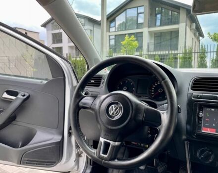 Серый Фольксваген Поло, объемом двигателя 1.2 л и пробегом 238 тыс. км за 5000 $, фото 14 на Automoto.ua