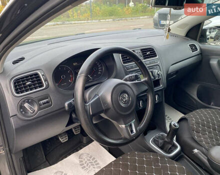 Сірий Фольксваген Поло, об'ємом двигуна 1.2 л та пробігом 250 тис. км за 6300 $, фото 13 на Automoto.ua
