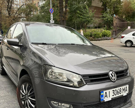 Сірий Фольксваген Поло, об'ємом двигуна 1.39 л та пробігом 185 тис. км за 7600 $, фото 1 на Automoto.ua
