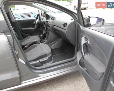 Сірий Фольксваген Поло, об'ємом двигуна 1.2 л та пробігом 227 тис. км за 5400 $, фото 18 на Automoto.ua