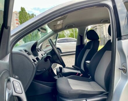 Серый Фольксваген Поло, объемом двигателя 1.2 л и пробегом 238 тыс. км за 5000 $, фото 7 на Automoto.ua