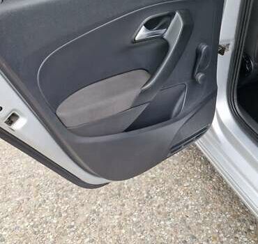 Серый Фольксваген Поло, объемом двигателя 1.2 л и пробегом 210 тыс. км за 6299 $, фото 4 на Automoto.ua