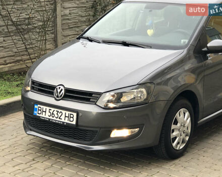 Серый Фольксваген Поло, объемом двигателя 1.39 л и пробегом 146 тыс. км за 7999 $, фото 2 на Automoto.ua