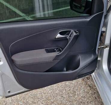 Серый Фольксваген Поло, объемом двигателя 1.2 л и пробегом 210 тыс. км за 6299 $, фото 6 на Automoto.ua