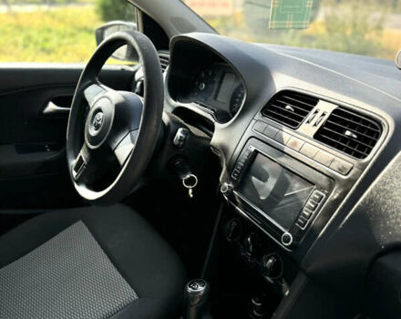 Сірий Фольксваген Поло, об'ємом двигуна 1.2 л та пробігом 228 тис. км за 5800 $, фото 2 на Automoto.ua