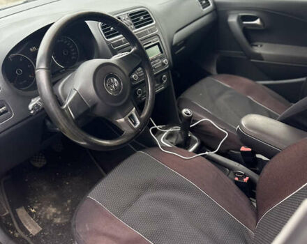 Сірий Фольксваген Поло, об'ємом двигуна 1.2 л та пробігом 255 тис. км за 5600 $, фото 4 на Automoto.ua