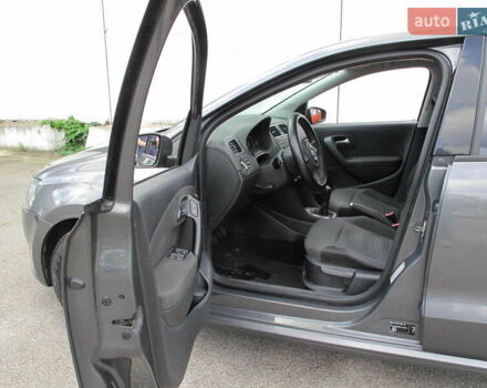 Сірий Фольксваген Поло, об'ємом двигуна 1.2 л та пробігом 227 тис. км за 5400 $, фото 8 на Automoto.ua