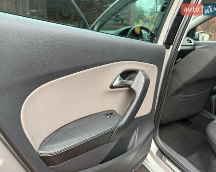 Сірий Фольксваген Поло, об'ємом двигуна 1.6 л та пробігом 209 тис. км за 6999 $, фото 46 на Automoto.ua