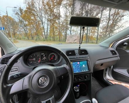 Серый Фольксваген Поло, объемом двигателя 1.2 л и пробегом 152 тыс. км за 5700 $, фото 16 на Automoto.ua