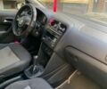 Серый Фольксваген Поло, объемом двигателя 1.2 л и пробегом 330 тыс. км за 5500 $, фото 5 на Automoto.ua