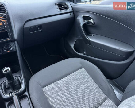 Сірий Фольксваген Поло, об'ємом двигуна 1.6 л та пробігом 165 тис. км за 6550 $, фото 16 на Automoto.ua