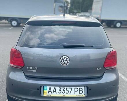 Серый Фольксваген Поло, объемом двигателя 1.39 л и пробегом 250 тыс. км за 8358 $, фото 9 на Automoto.ua