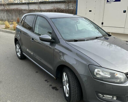 Серый Фольксваген Поло, объемом двигателя 1.2 л и пробегом 229 тыс. км за 5500 $, фото 1 на Automoto.ua