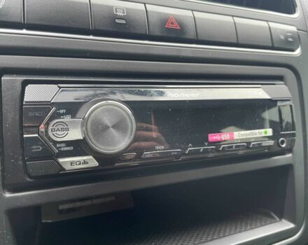 Серый Фольксваген Поло, объемом двигателя 1.4 л и пробегом 253 тыс. км за 9390 $, фото 23 на Automoto.ua