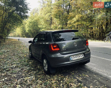 Серый Фольксваген Поло, объемом двигателя 1.39 л и пробегом 160 тыс. км за 8000 $, фото 2 на Automoto.ua