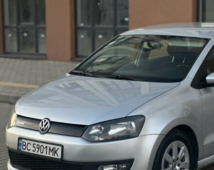 Серый Фольксваген Поло, объемом двигателя 1.2 л и пробегом 200 тыс. км за 5299 $, фото 1 на Automoto.ua