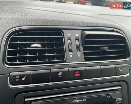 Серый Фольксваген Поло, объемом двигателя 1.39 л и пробегом 253 тыс. км за 9390 $, фото 22 на Automoto.ua