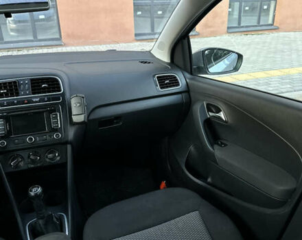 Серый Фольксваген Поло, объемом двигателя 1.2 л и пробегом 200 тыс. км за 5299 $, фото 8 на Automoto.ua