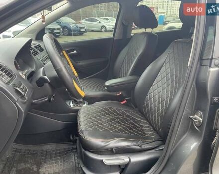 Серый Фольксваген Поло, объемом двигателя 1.39 л и пробегом 253 тыс. км за 9390 $, фото 8 на Automoto.ua