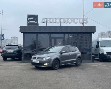 Серый Фольксваген Поло, объемом двигателя 1.39 л и пробегом 253 тыс. км за 9390 $, фото 3 на Automoto.ua