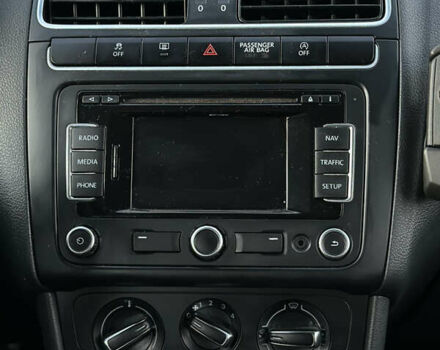 Серый Фольксваген Поло, объемом двигателя 1.2 л и пробегом 200 тыс. км за 5299 $, фото 7 на Automoto.ua