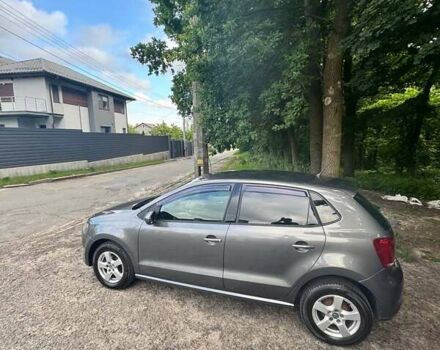 Серый Фольксваген Поло, объемом двигателя 1.4 л и пробегом 210 тыс. км за 7900 $, фото 2 на Automoto.ua