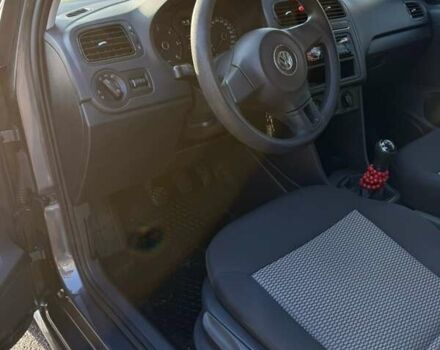 Серый Фольксваген Поло, объемом двигателя 1.2 л и пробегом 147 тыс. км за 7000 $, фото 3 на Automoto.ua