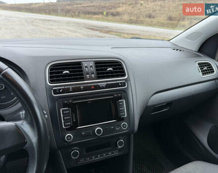 Серый Фольксваген Поло, объемом двигателя 1.6 л и пробегом 164 тыс. км за 9400 $, фото 33 на Automoto.ua