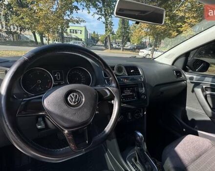 Серый Фольксваген Поло, объемом двигателя 1.42 л и пробегом 180 тыс. км за 9000 $, фото 6 на Automoto.ua